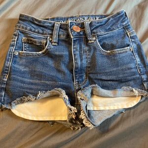 I’m selling these Jean shorts from AE.